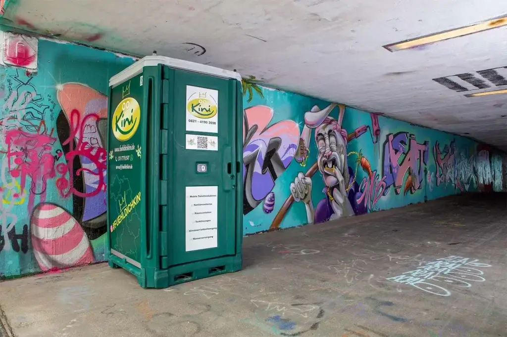 grüne-kini-toiletten-auf-baustellen